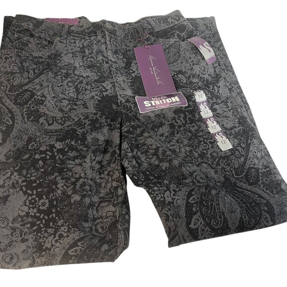 NWT Gloria Vanderbilt Amanda Classic Jeans Size 12 - Black Floral - Picture 7 of 12
